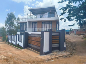 Modern Villa in Gahanga with a Stunning Rooftop and BBQ Grill